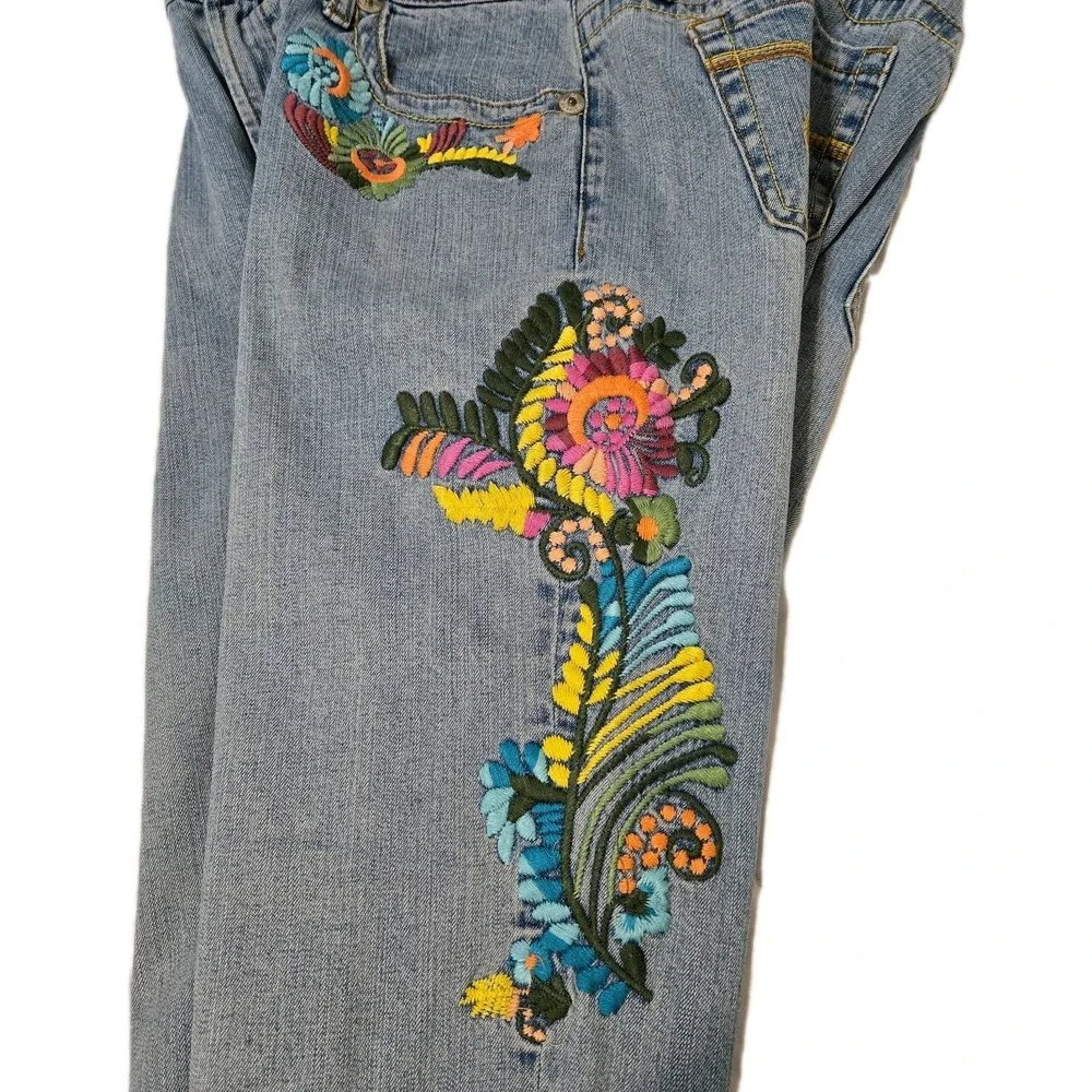 VTG Y2K Z Cavaricci Woman's Sz 8 Light Wash Elaborate Embroidered Jeans - Picture 8 of 11